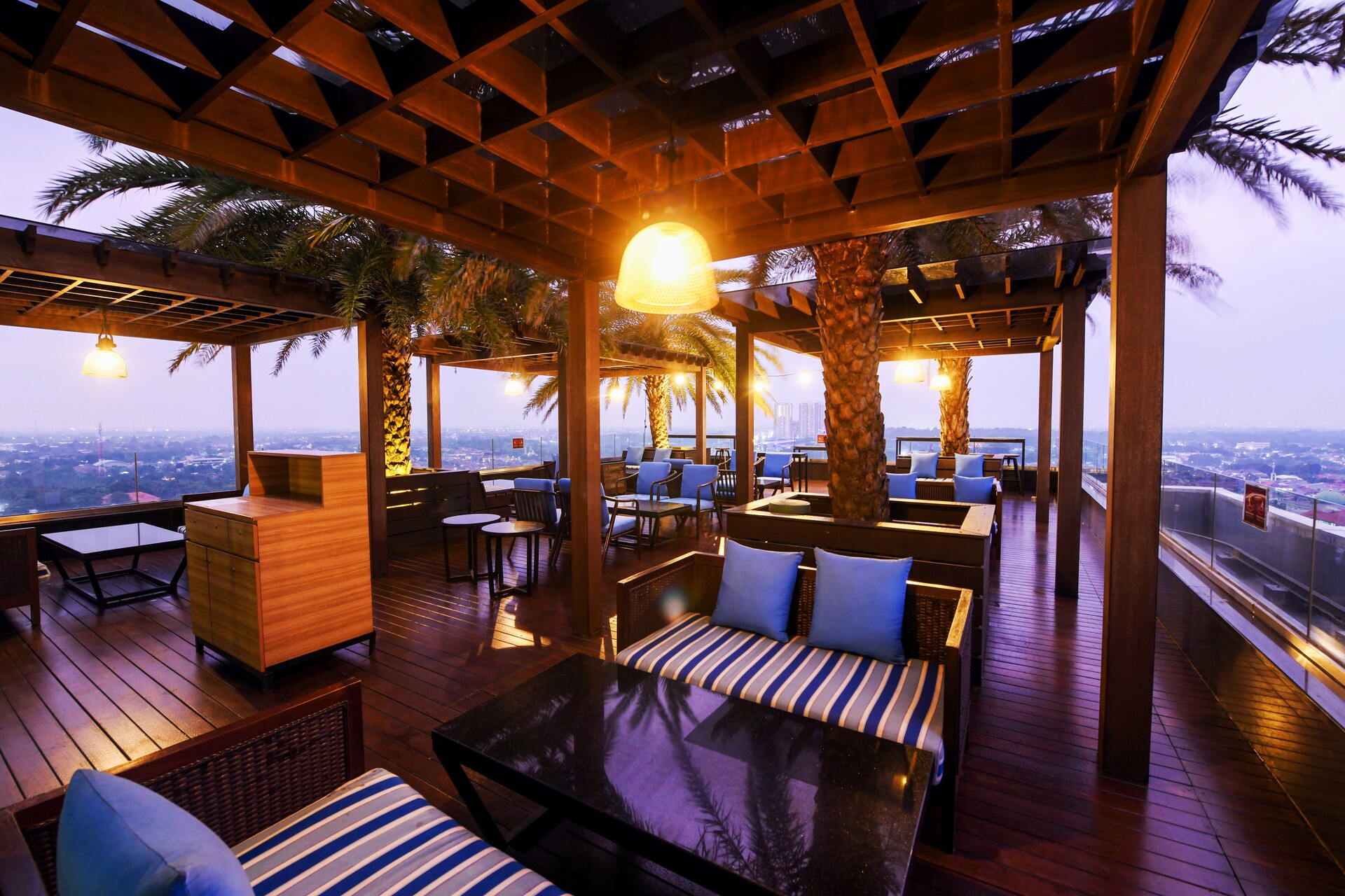 The Zoetrope Sky Lounge